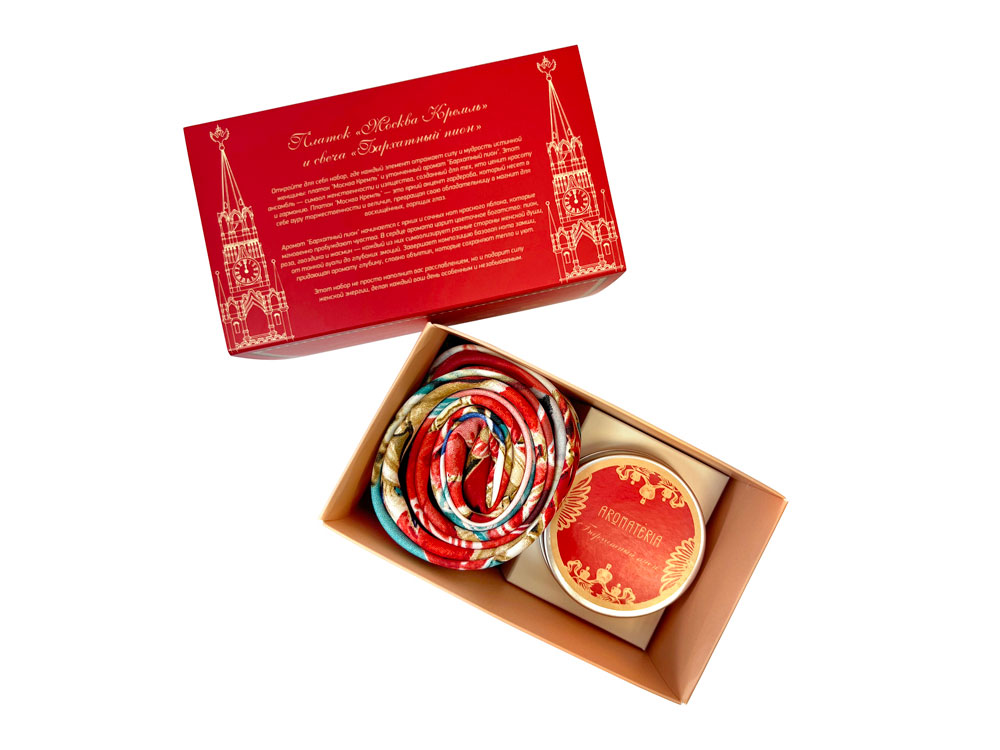 Набор: платок Кремль – Москва и свеча Бархатный пион (красный)